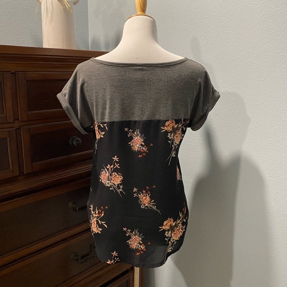 XHILARATION Floral Mixed Media Top, Size Small - Picture 3 of 4